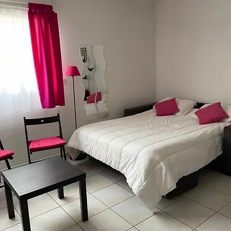 Apartment Fushia
