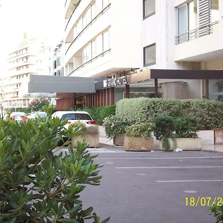 Fushia Cannes